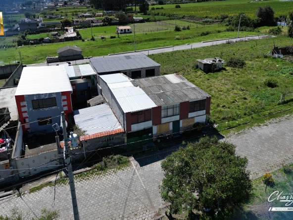 Casa con construcción en Machachi