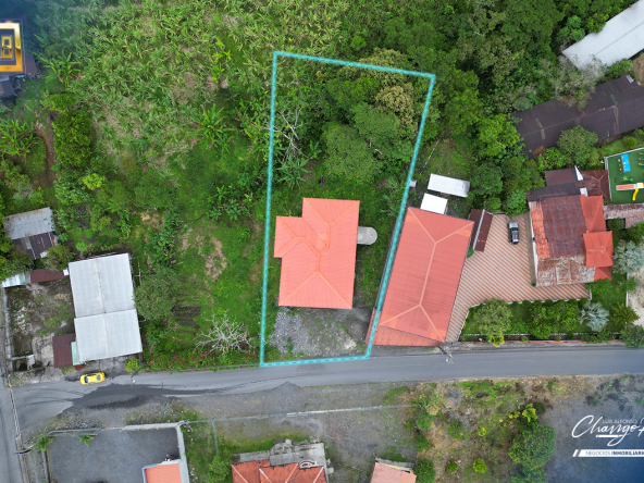 Casa con terreno ubicada en la ciudad del Puyo