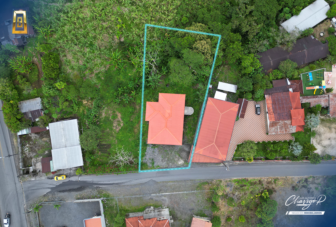 Casa con terreno ubicada en la ciudad del Puyo