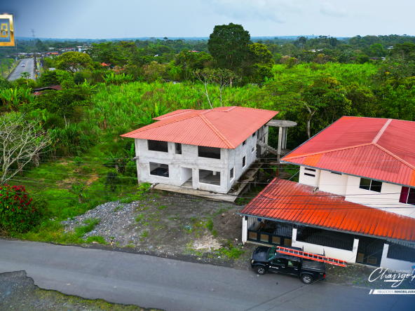 Casa con terreno ubicada en la ciudad del Puyo