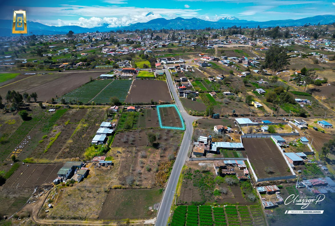 Amplio Terreno Esquinero en Santa Rosa Barrio Las Carmelitas