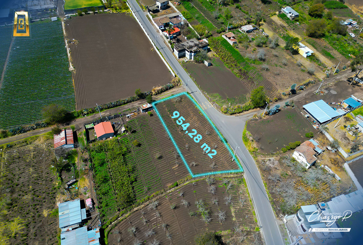 Amplio Terreno Esquinero en Santa Rosa Barrio Las Carmelitas