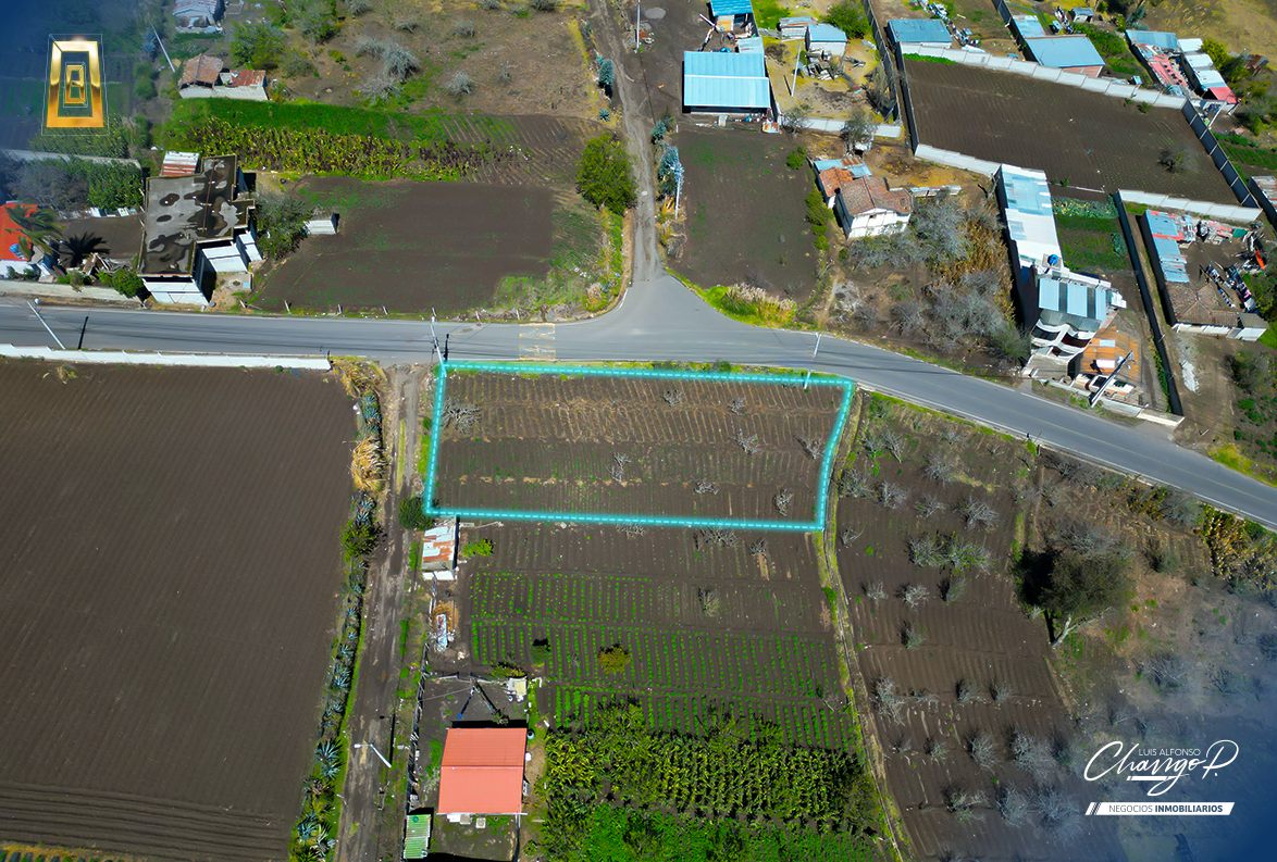 Amplio Terreno Esquinero en Santa Rosa Barrio Las Carmelitas