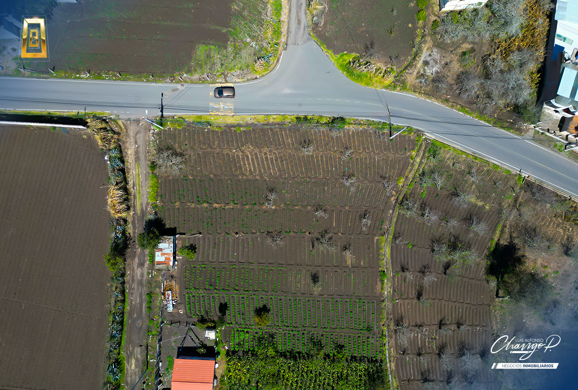 Amplio Terreno Esquinero en Santa Rosa Barrio Las Carmelitas