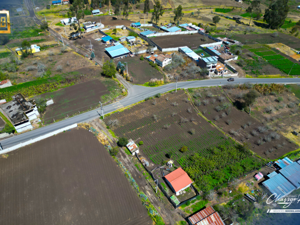 Amplio Terreno Esquinero en Santa Rosa Barrio Las Carmelitas - 5