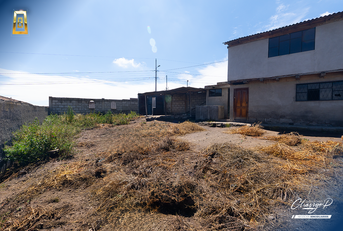 Casa con terreno en Santa Rosa Carmelitas