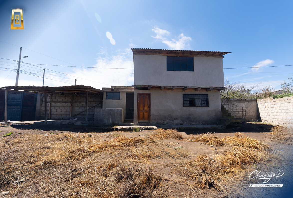 Casa con terreno en Santa Rosa Carmelitas