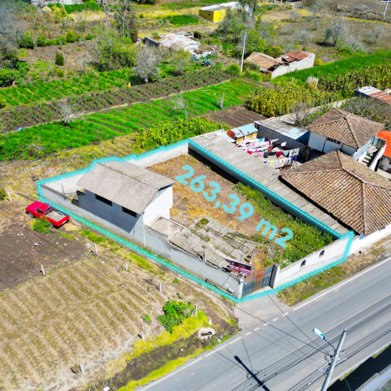 Casa con terreno en Santa Rosa Carmelitas
