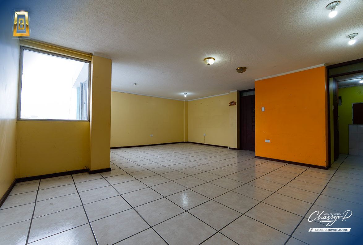 AMPLIO DEPARTAMENTO EN AMBATO - LA MERCED