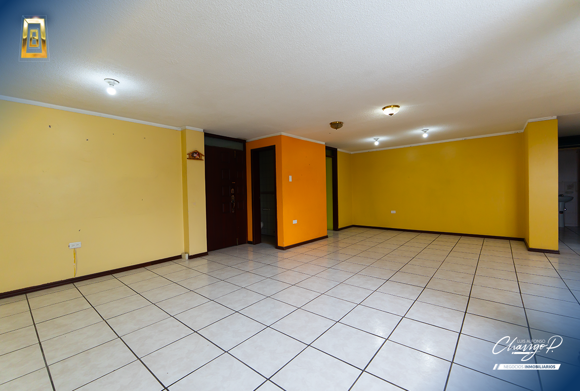 AMPLIO DEPARTAMENTO EN AMBATO - LA MERCED