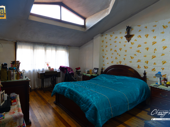 CASA EN RIOBAMBA EN AVENIDA PRINCIPAL - AV. 9 DE OCTUBRE Y MORONA-6