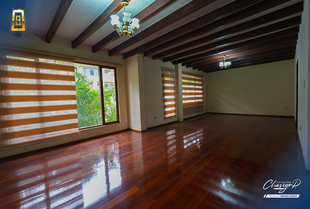 CASA RENTERA DE 3 DEPARTAMENTOS - AMBATO - FICOA - URBANIZACIÓN SANTA ELENA