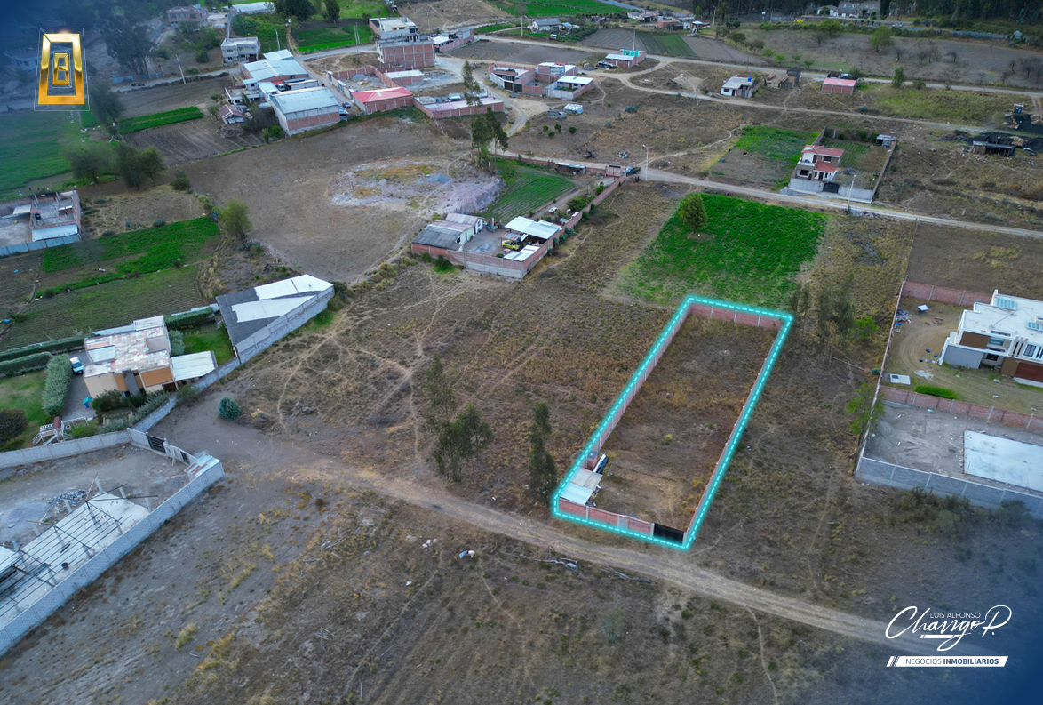 215 - Nelida Cando AMPLIO TERRENO EN RIOBAMBA
