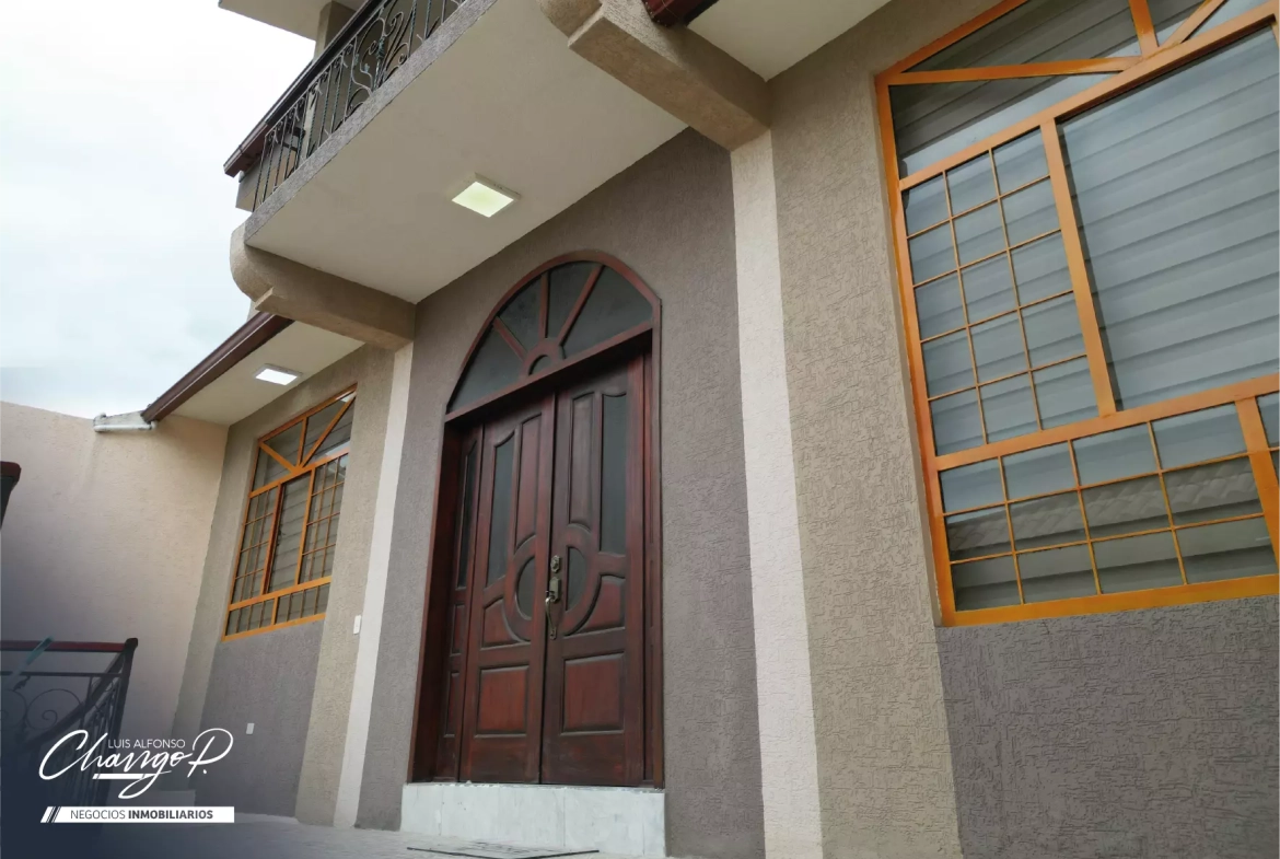 CASA ELEGANTE AMBATO Luis Alfonso Chango Pacha